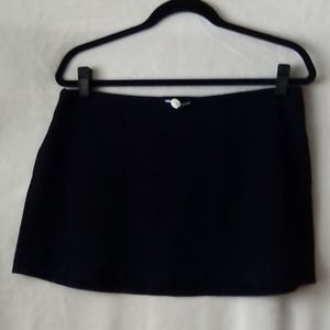 Nautica nylon and spandex skirt In excellent cond.